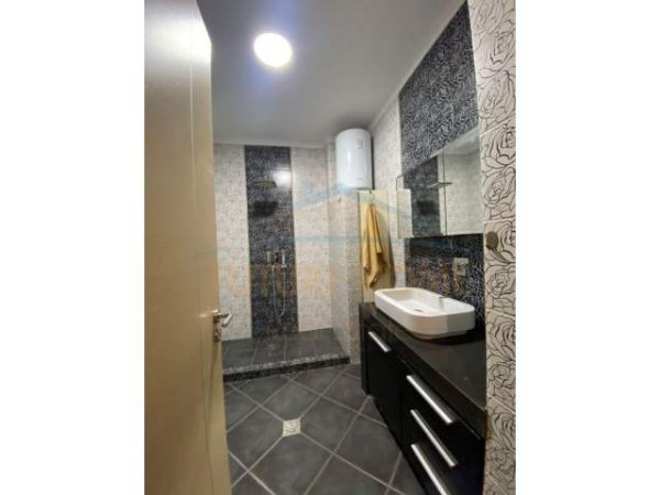 Tirane, shitet apartament 1+1 Kati 7, 77 m² 122.000 Euro