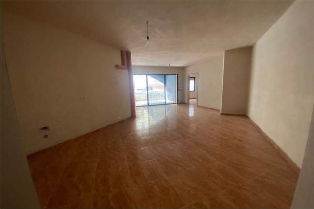 Vlore, shitet apartament 1+1+BLK Kati 3, 9.895 m² 103.000 Euro (Bulevardi Ismail Qemali)