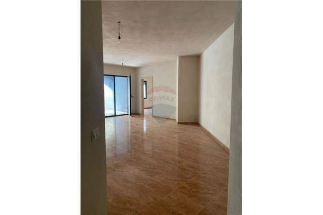Vlore, shitet apartament 1+1+BLK Kati 3, 9.895 m² 103.000 Euro (Bulevardi Ismail Qemali)