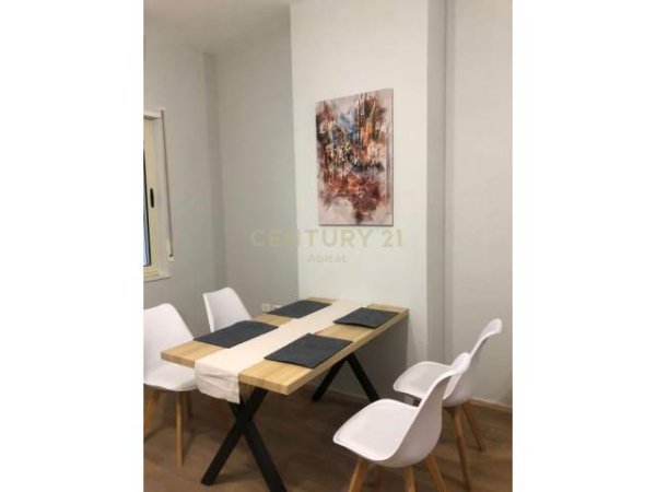 Tirane, jap me qera apartament 2+1+BLK Kati 2, 193 m² 700 Euro (Jordan Misja, kompleksi Panorama)