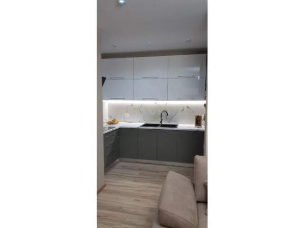 Tirane, jap me qera apartament 2+1+A+BLK Kati 12, 110 m² 800 Euro (Sheshi Skenderbej)