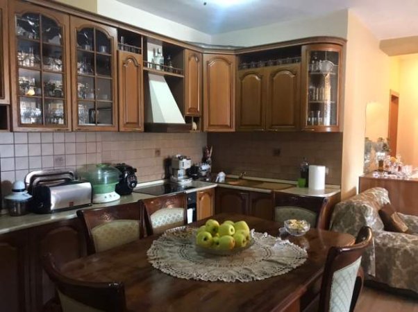 Tirane, shes apartament 2+1+BLK Kati 8, 114 m² 99.800 Euro (Rruga Dritan Hoxha Tirane)