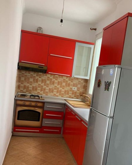 Tirane, jepet me qera apartament 2+1 Kati 9, 97 m² 300 Euro