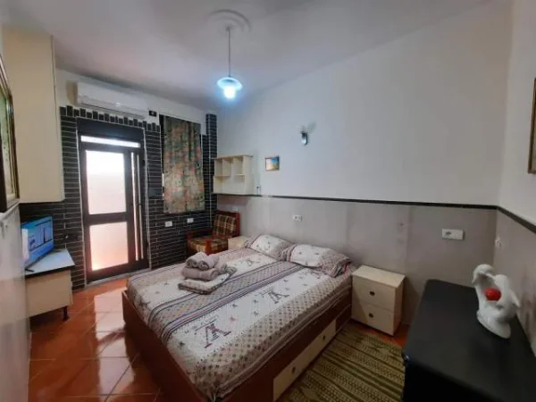 Tirane, jepet me qera apartament 1+1 Kati 1, 35 m² 410 Euro (Bulevardi i Ri)