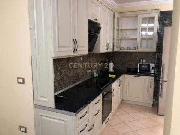 Tirane, jap me qera apartament 3+1+BLK Kati 3, 120 m² 1.500 Euro (Rruga e Elbasanit)