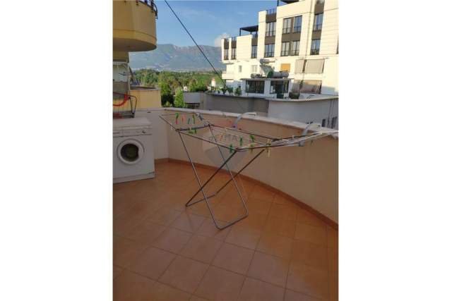 Tirane, jepet me qera apartament 1+1+BLK Kati 4, 82 m² 350 Euro (Kopeshti Zologjik)
