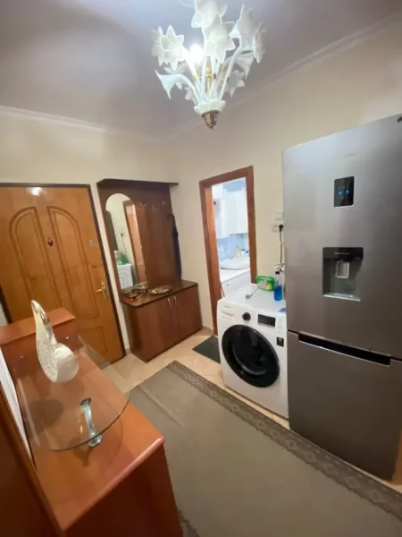 Tirane, jepet me qera apartament 2+1 Kati 5, 78 m² 410 Euro (Kadri Roshi)