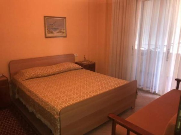 Tirane, jepet me qera apartament 1+1+A+BLK Kati 6, 82 m² 35.000 Leke (Rruga Hoxha Tahsim)