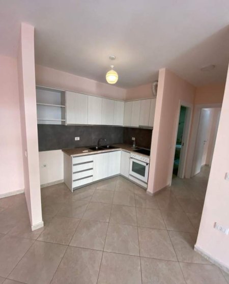 Tirane, jepet me qera apartament 2+1 Kati 3, 90 m² 400 Euro (Fiore di Bosko)