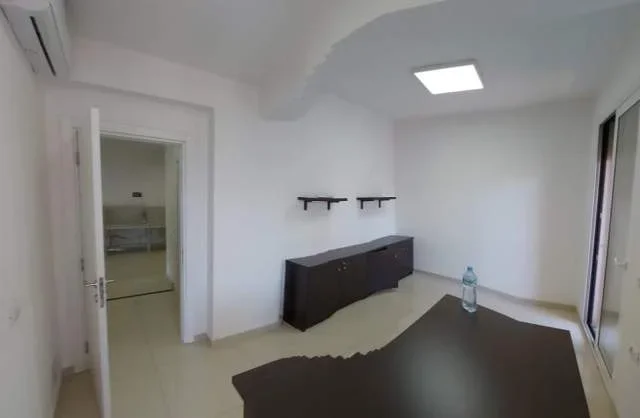 Tirane, jepet me qera zyre Kati 4, 96 m² 620 Euro (Myslym Shyri)