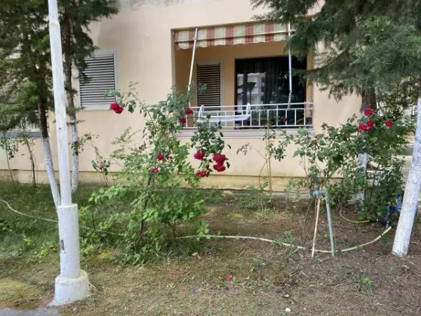 Durres, shes apartament 2+1+A+BLK Kati 1 (Me lulishte ) 100m²