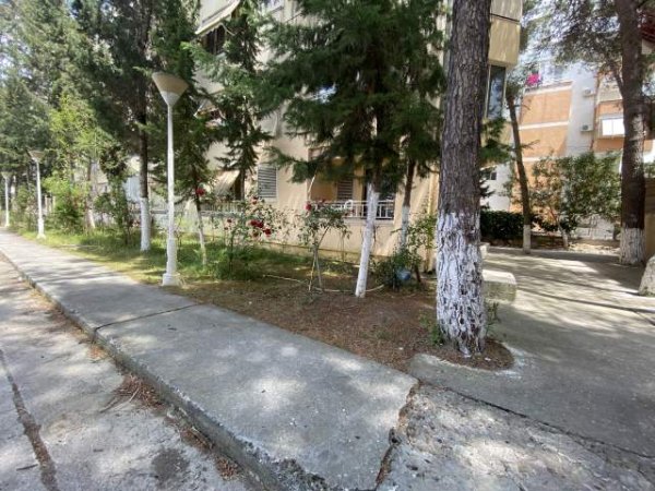 Durres, shes apartament 2+1+A+BLK Kati 1 (Me lulishte ) 88 m²