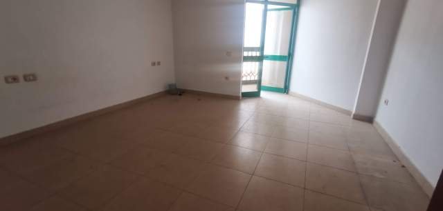 Tirane, jepet me qera apartament 2+1 Kati 6, 116 m² 600 Euro (Rruga e Kavajes)