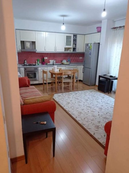 Tirane, jepet me qera apartament 2+1 Kati 6, 120 m² 40.000 Leke (Zogu i Zi)
