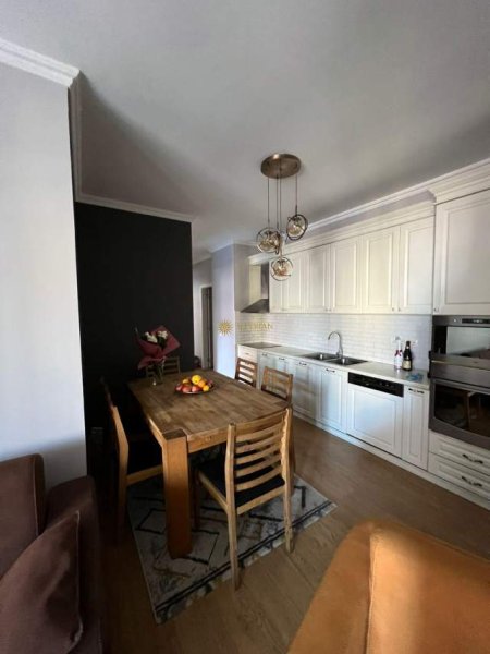 Tirane, shitet apartament Kati 5, 119 m² 173.000 Euro (Harry Fultz)