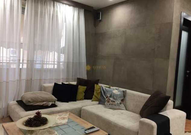 Tirane, shitet apartament Kati 4, 120 m² 190.000  (Kopshti Zoologjik)