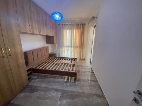 Tirane, jepet me qera apartament 1+1 te Kompleksi ARLIS, Kati 8, 65 m² 350 Euro