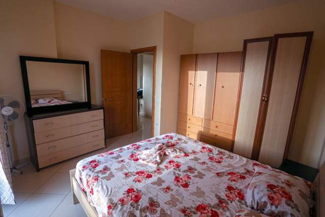 Vlore, jap me qera apartament ne plazh Kati 8, 75 m² 3.000 Leke (Shyqyri Alimerko)