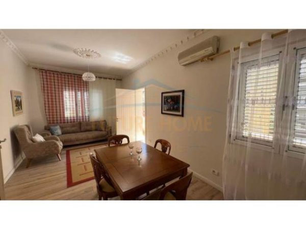 Tirane, jepet me qera apartament 2+1 Kati 3, 115 m² 500 Euro (Hime Kolli)