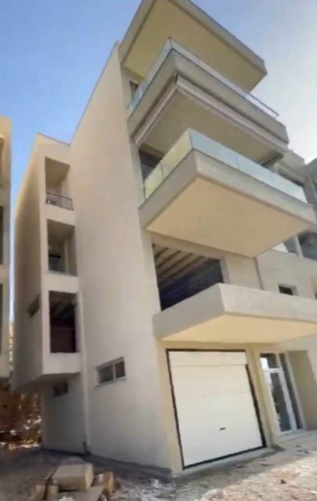 Sarande, shitet Vile ne plazh 3 Katshe Kati 4, 840 m² 340.000 Euro (Prane Stadiumit te qytetit)