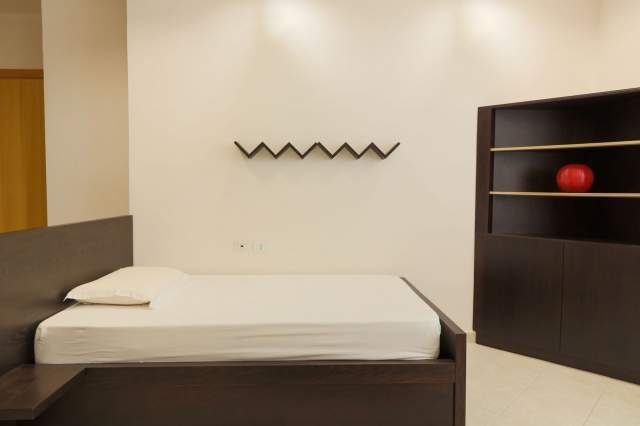 Tirane, jepet me qera apartament 1+1+A+BLK Kati 6, 100 m² 620 Euro (Rruga Myslym Shyri)