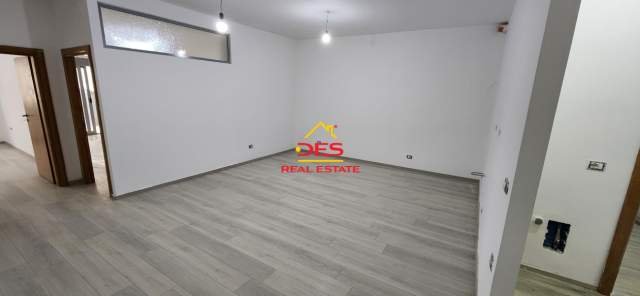 Vlore, shitet apartament 2+1+BLK Kati 3, 110 m² 170.000 Euro (Rruga Dhimiter Konomi, Vlore)