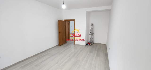 Vlore, shitet apartament 2+1+BLK Kati 3, 110 m² 170.000 Euro (Rruga Dhimiter Konomi, Vlore)