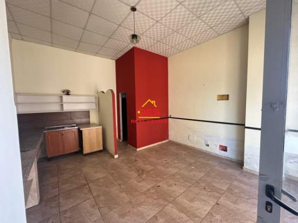 Vlore, shitet ambjent biznesi Kati 0, 28 m² 61.600 Euro (Rruga Sazani,Vlore)