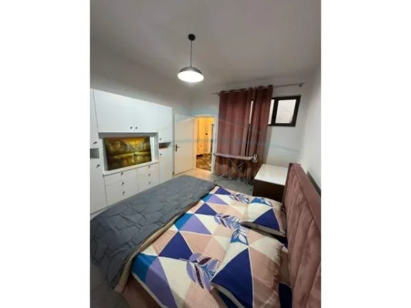 Tirane, jepet me qera apartament 3+1+BLK Kati 2, 120 m² 700 Euro (Rruga e Kavajes)