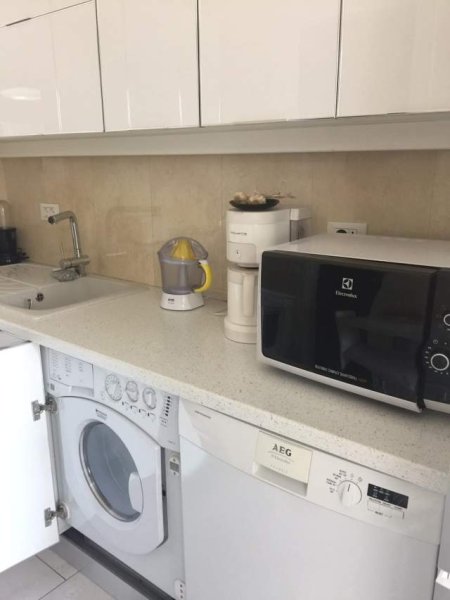 Tirane, jepet me qera apartament 1+1+BLK Kati 7, 67 m² 700 Euro (rruga e bogdaneve)