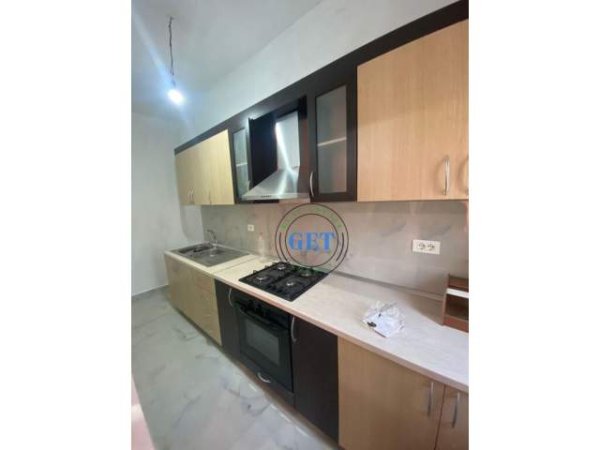 Durres, jepet me qera apartament 2+1+A+BLK Kati 1, 300 Euro (Prane Stadiumit,Durres)