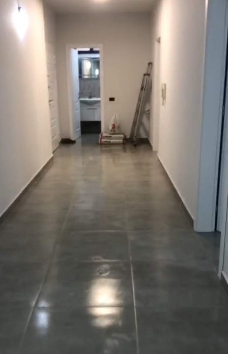 Tirane, jepet me qera zyre Kati 2, 130 m² 700 Euro (Karl Gega)