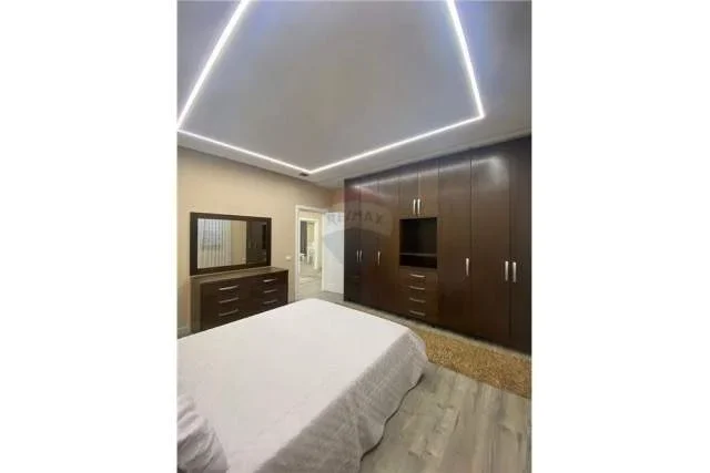 Tirane, jepet me qera apartament 3+1 Kati 1, 134 m² 800 Euro (Don Bosko)