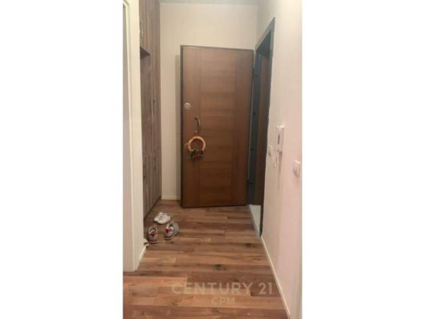 Tirane, jepet me qera apartament Kati 2, 114 m² 500 Euro (Prane ''Zoja e keshillit te mire.'')