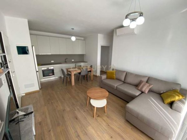Tirane, jepet me qera apartament 2+1 Kati 2, 95 m² 800 Euro (Park Life Rezidence)
