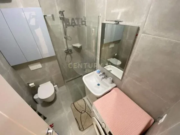 Tirane, jepet me qera apartament 2+1 Kati 2, 95 m² 800 Euro (Park Life Rezidence)