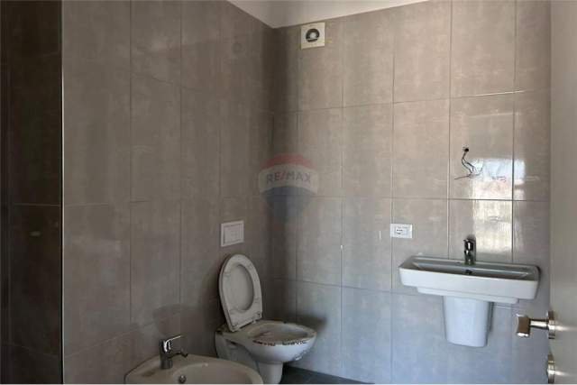 Tirane, shitet apartament 2+1 Kati 2, 95 m² 123.890 Euro (Rruga Teodor Keko)