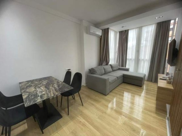 Tirane, shiten 3 apartamente 1+1dhe 1 studio Kati 7, 127 m² 360.000 Euro (Pazari i Ri)