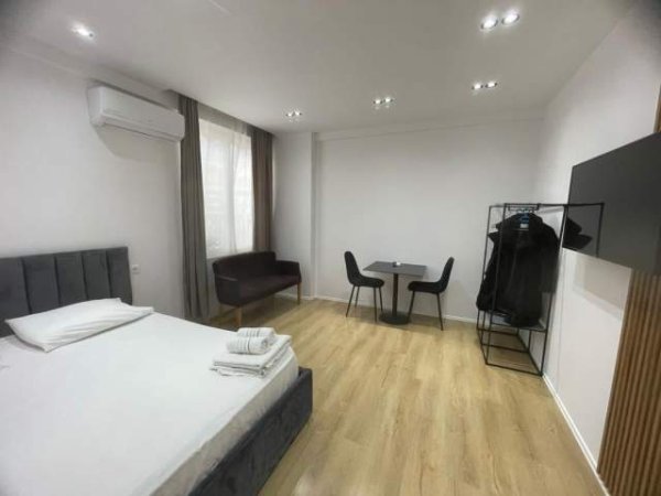 Tirane, shiten 3 apartamente 1+1dhe 1 studio Kati 7, 127 m² 360.000 Euro (Pazari i Ri)