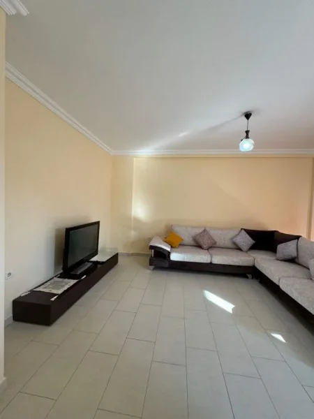 Tirane, jepet me qera apartament 2+1+A Kati 2, 90 m² 45.000 Leke (Universiteti Marin Barleti Selite)