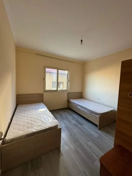 Tirane, jepet me qera apartament 2+1+A Kati 2, 90 m² 45.000 Leke (Universiteti Marin Barleti Selite)