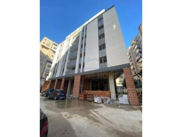 Tirane, shitet apartament 1+1 Kati 3, 78 m² 98.000 Euro (Unaza e Re)