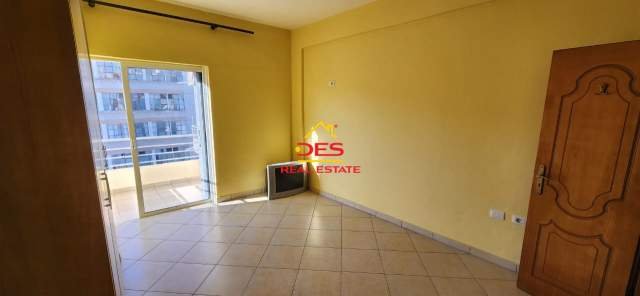 Vlore, shitet apartament 3+1+BLK Kati 4, 169 m² 150.000 Euro (Rruga Pilo Begaj)