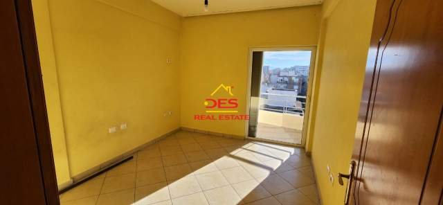 Vlore, shitet apartament 3+1+BLK Kati 4, 169 m² 150.000 Euro (Rruga Pilo Begaj)