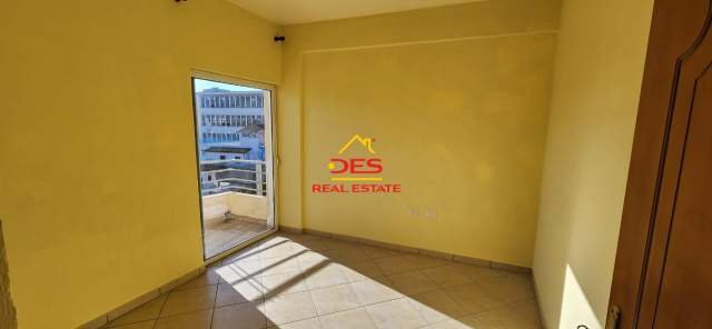 Vlore, shitet apartament 3+1+BLK Kati 4, 169 m² 150.000 Euro (Rruga Pilo Begaj)