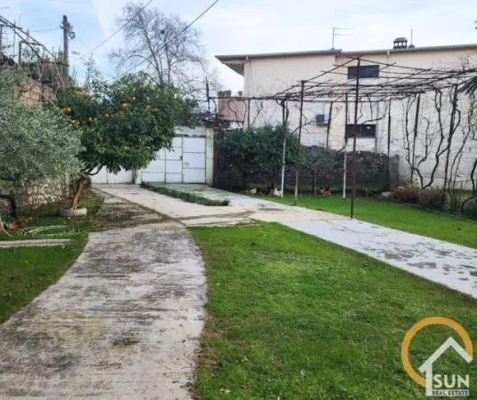 Shkoder, jepet me qera shtepi 3+1 Kati 0, 310 m² 35.000 Leke (TOPHANE, SHKODER)