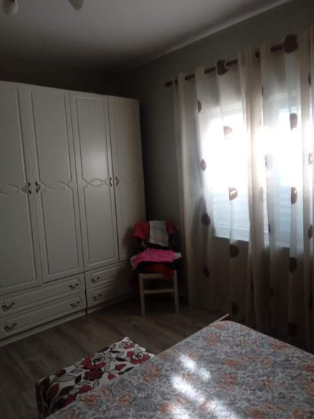 Tirane, shitet 2+1+A+BLK Kati 1, 180 m² 160.000 Euro