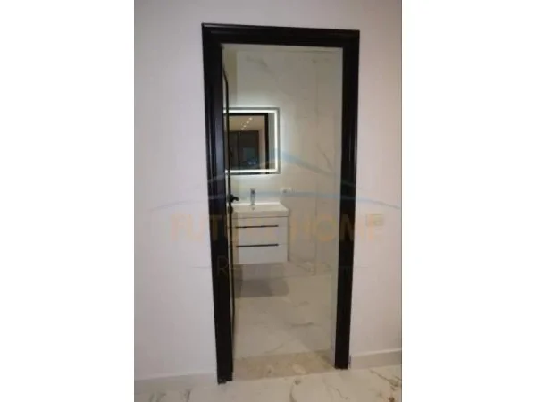 Tirane, ofert ambjent biznesi Kati 0, 128 m² 1.500 Euro