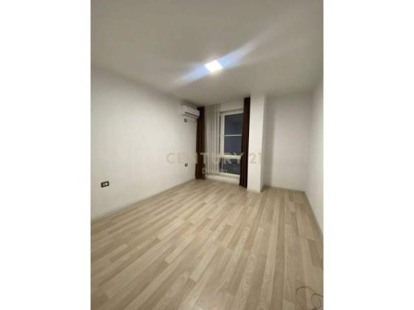 Tirane, jepet me qera apartament 2+1+BLK Kati 5, 98 m² 500  (Rruga xhanfize keko)