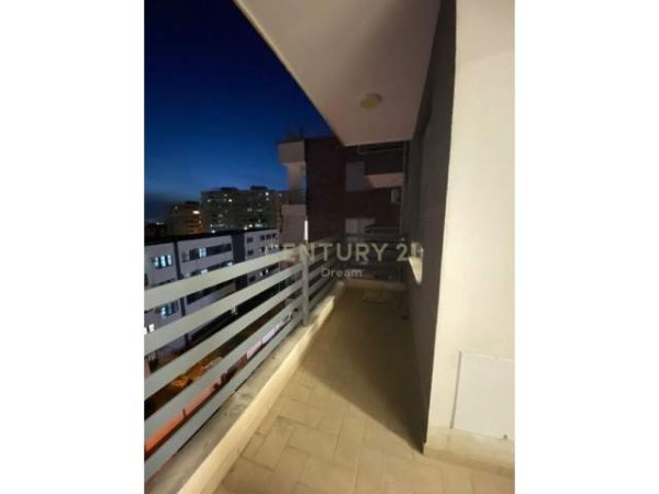 Tirane, jepet me qera apartament 2+1+BLK Kati 5, 98 m² 500  (Rruga xhanfize keko)
